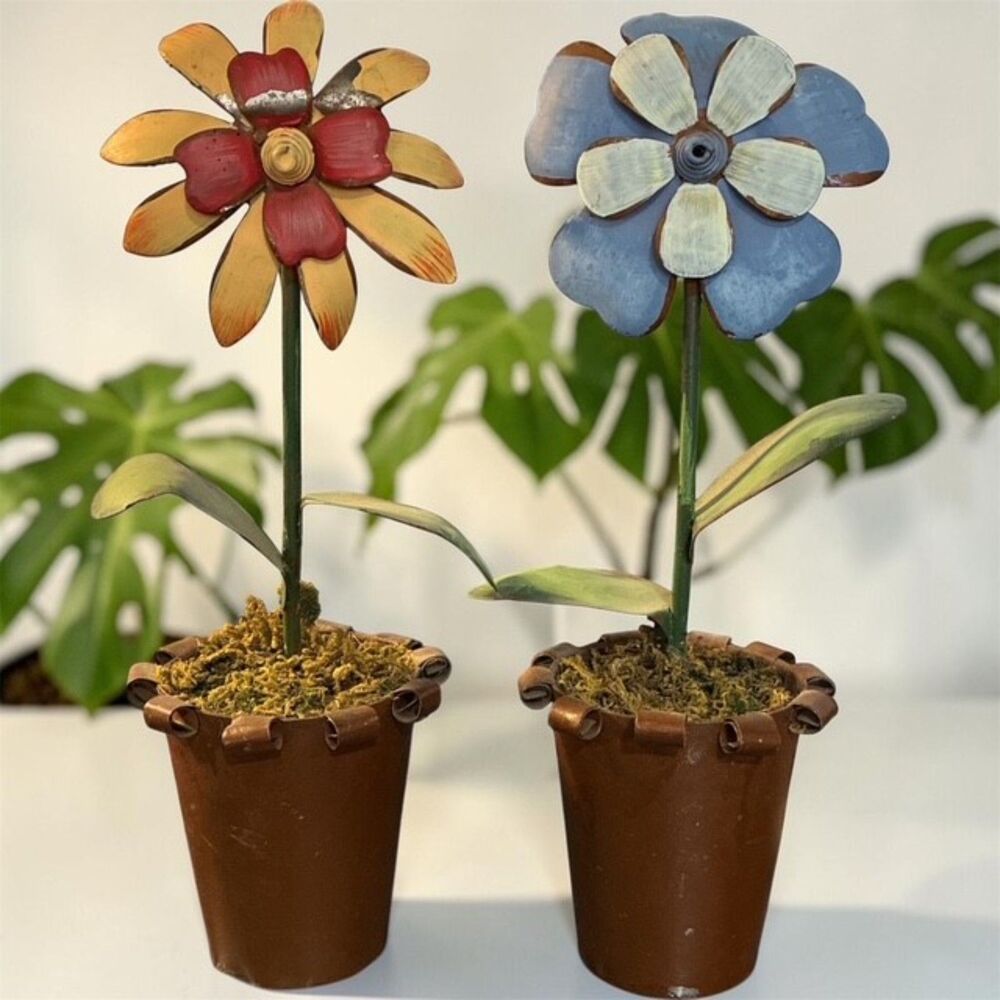 Rustic Metal Potted Flower Sculptures – Set of 2 Folk Art Daisies